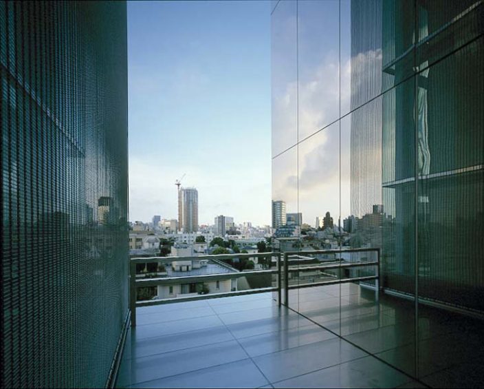 Louis Vuitton Store - Jun Aoki (exterior façade), The trans…