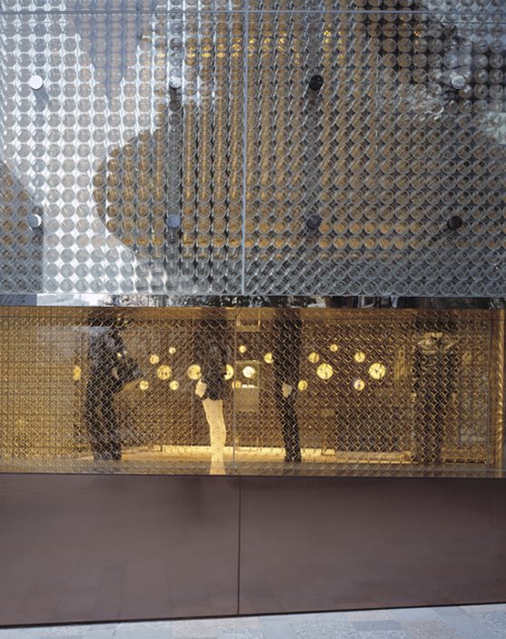 The french Louis Vuitton store in Roppongi Hills, architect Jun